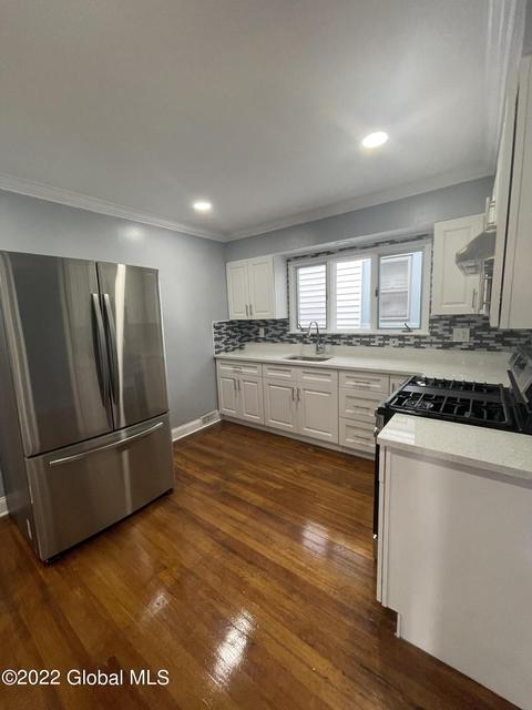 229 Cherry St, Schenectady, NY 12306 photo 6
