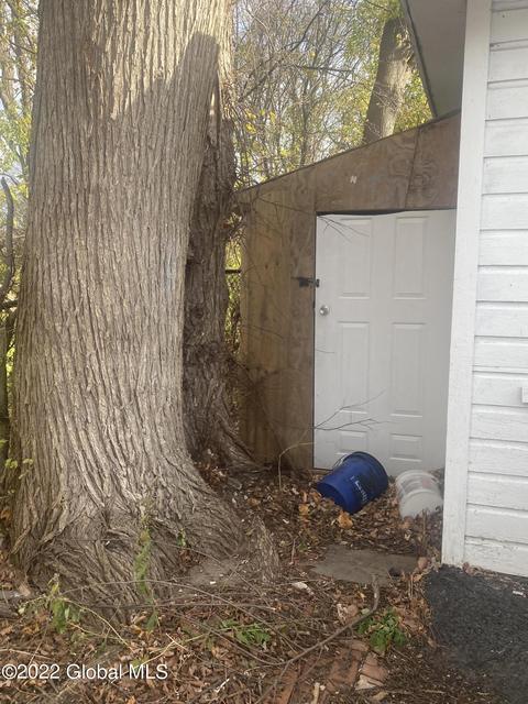 1087 Forest Rd, Schenectady, NY 12303 photo 9