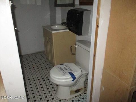 1168 Mcclellan St, Schenectady, NY 12309 photo 38