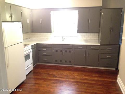 802 Hampton Ave, Schenectady, NY 12309 photo 2