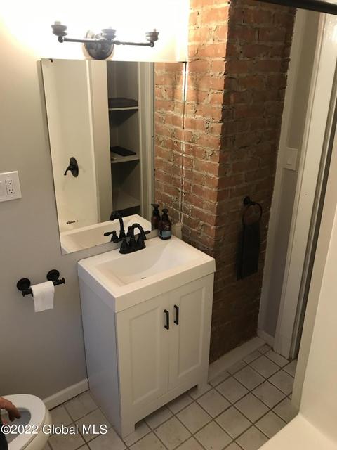 802 Hampton Ave, Schenectady, NY 12309 photo 8