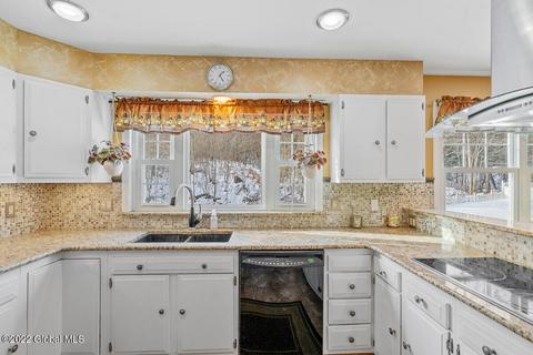 2189 Hoffman Ln, Schenectady, NY 12306 photo 12