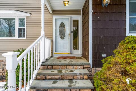 2189 Hoffman Ln, Schenectady, NY 12306 photo 2