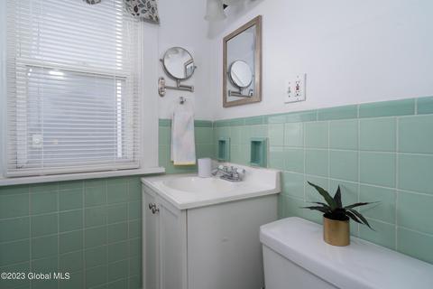 1421 Regal Ave, Schenectady, NY 12308 photo 10