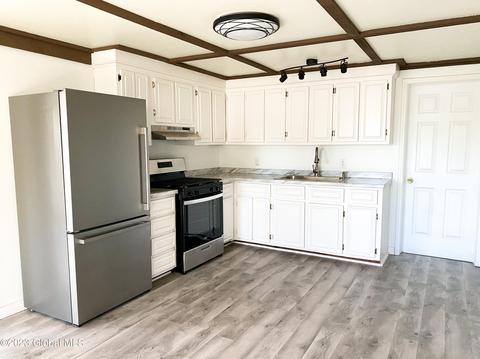 7 Morgans Ln, Fort Ann, NY 12827 photo 4