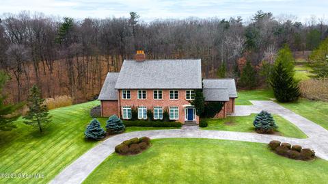 11 Sage Est, Menands, NY 12204