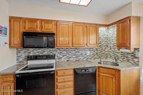 25 Dewitt Ave, Schenectady, NY 12304 photo 9