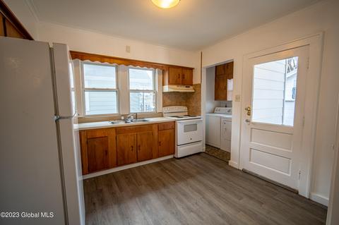 2025 Lenox Rd, Schenectady, NY 12308 photo 9