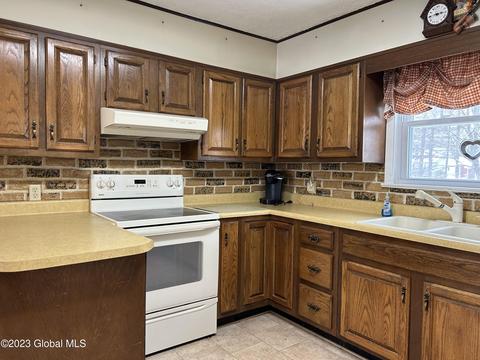 1835 Devendorf Rd, Schenectady, NY 12303 photo 8