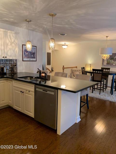 110 Paddock Cir, Schenectady, NY 12306 photo 5