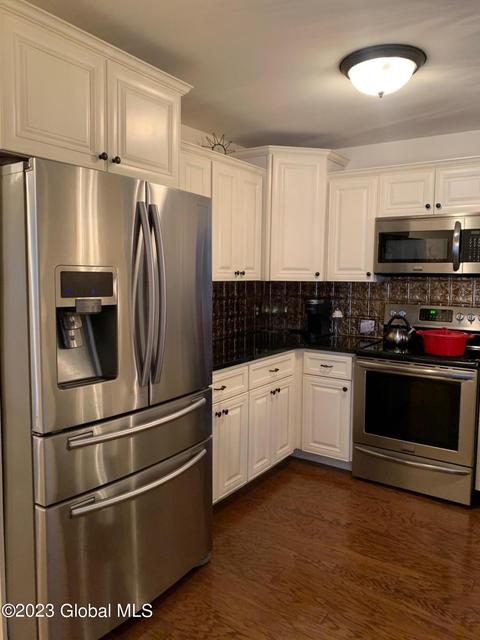 110 Paddock Cir, Schenectady, NY 12306 photo 4
