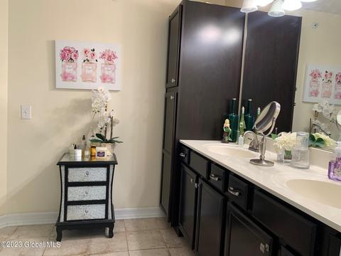 110 Paddock Cir, Schenectady, NY 12306 photo 19