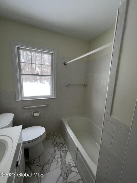 767 Peter Rd, Schenectady, NY 12303 photo 8
