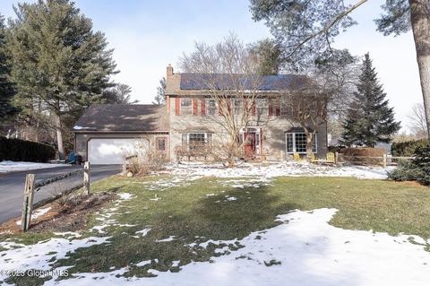 43 Edison Dr, Niskayuna, NY 12309