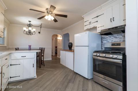 115 Pinehurst Pl, Schenectady, NY 12304 photo 9