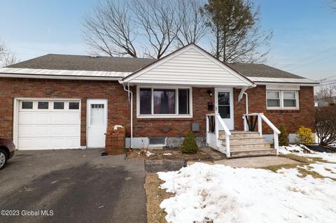 115 Pinehurst Pl, Schenectady, NY 12304 photo 2