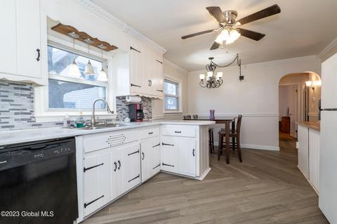 115 Pinehurst Pl, Schenectady, NY 12304 photo 8
