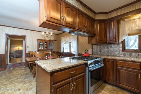 310 Juniper Dr, Schenectady, NY 12306 photo 23