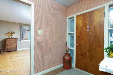 310 Juniper Dr, Schenectady, NY 12306 photo 8