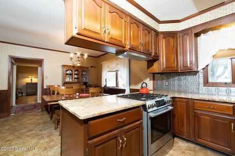 310 Juniper Dr, Schenectady, NY 12306 photo 21