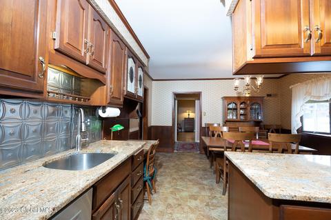 310 Juniper Dr, Schenectady, NY 12306 photo 22