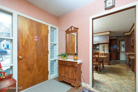 310 Juniper Dr, Schenectady, NY 12306 photo 7