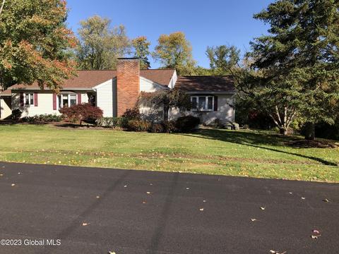 310 Juniper Dr, Schenectady, NY 12306 photo 3
