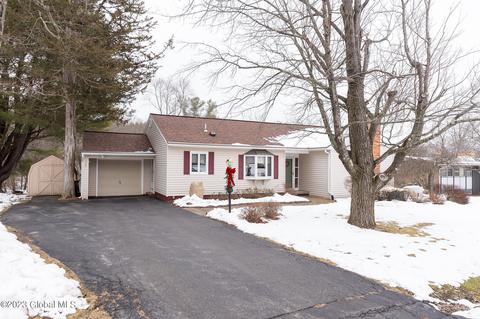 310 Juniper Dr, Schenectady, NY 12306 photo 5