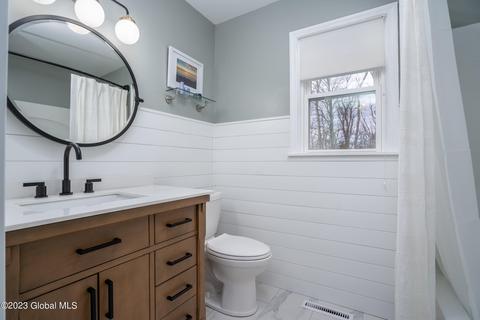 9 Brinker Cir, Glenmont, NY 12077 photo 18
