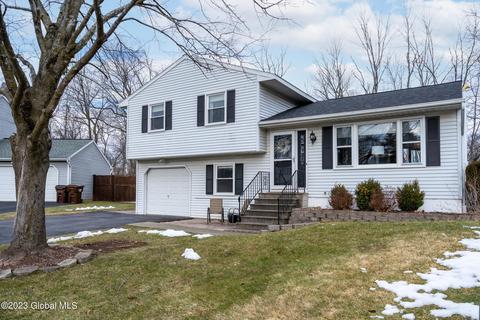 9 Brinker Cir, Glenmont, NY 12077 photo 1