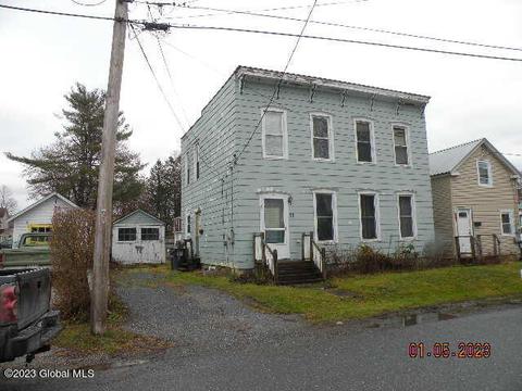 11 5th St, Hoosick Falls, NY 12090