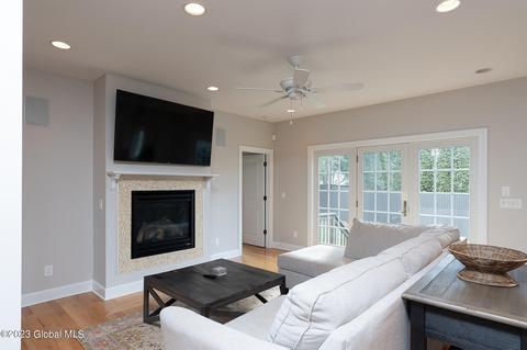 16 Reid Pl, Delmar, NY 12054 photo 7