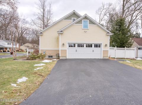 16 Reid Pl, Delmar, NY 12054 photo 3