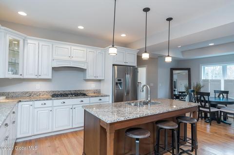 16 Reid Pl, Delmar, NY 12054 photo 4