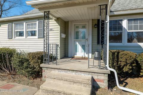 2016 Pyle Rd, Schenectady, NY 12303 photo 4