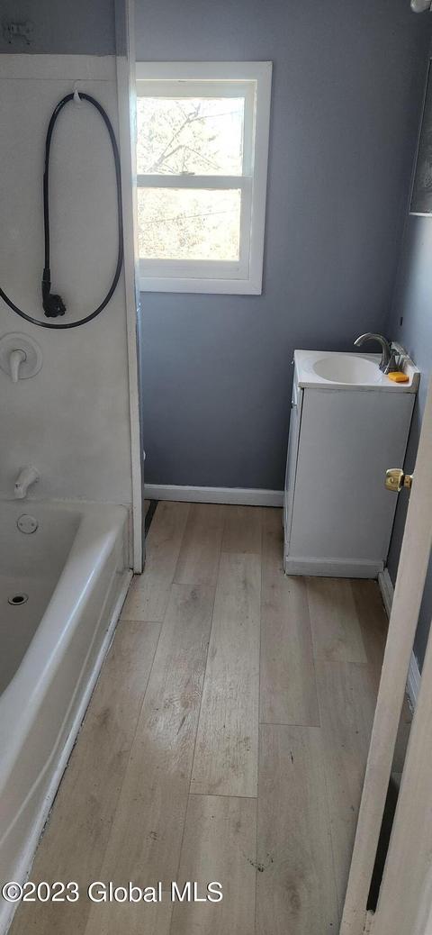 402 Summit Ave, Schenectady, NY 12307 photo 8