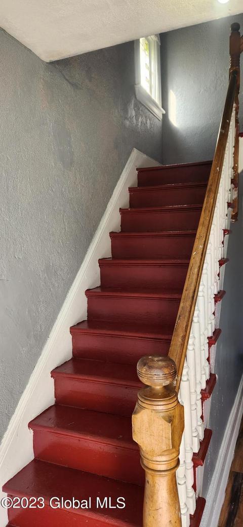402 Summit Ave, Schenectady, NY 12307 photo 2