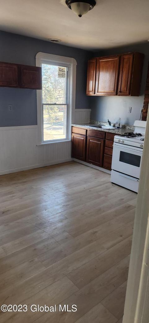 402 Summit Ave, Schenectady, NY 12307 photo 11
