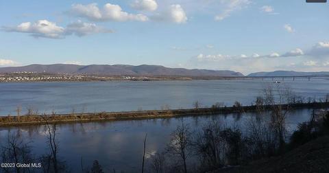 3 Windswept Ln, Newburg, NY 12550