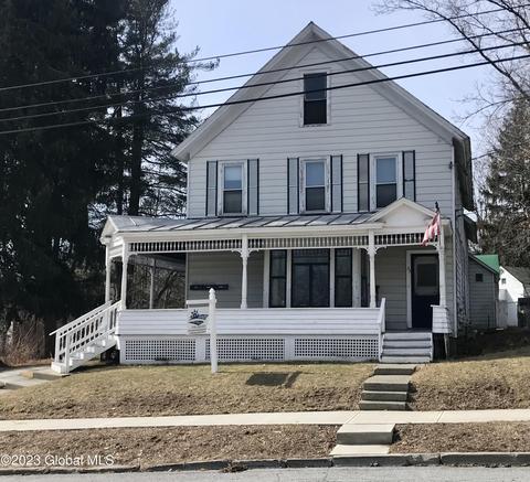 35 Center St, Ballston Spa, NY 12020