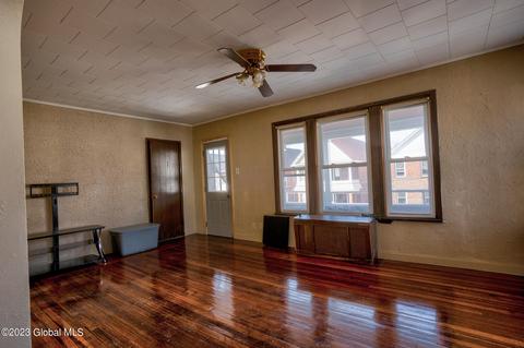27 Hawk St, Schenectady, NY 12307 photo 17
