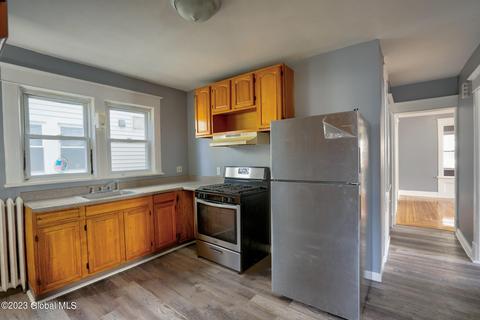 27 Hawk St, Schenectady, NY 12307 photo 13