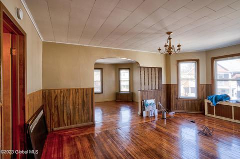 27 Hawk St, Schenectady, NY 12307 photo 18