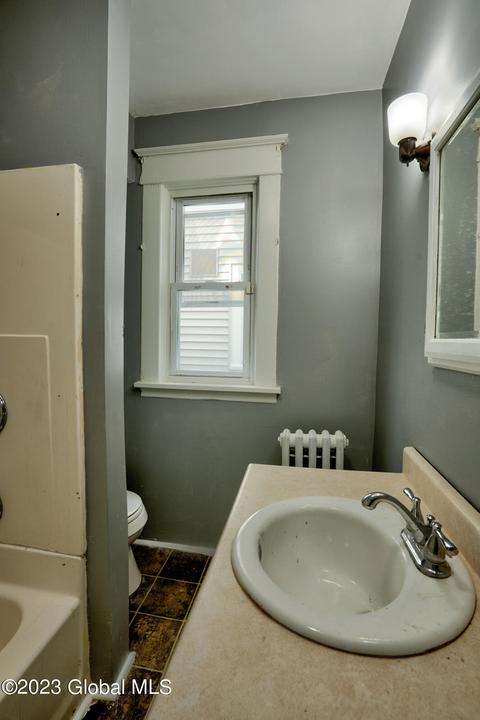 27 Hawk St, Schenectady, NY 12307 photo 15