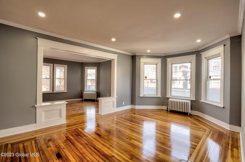 27 Hawk St, Schenectady, NY 12307 photo 5