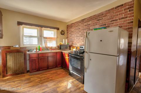 27 Hawk St, Schenectady, NY 12307 photo 26