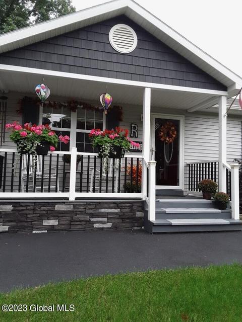 6 Devine Dr, Hudson Falls, NY 12839 photo 2