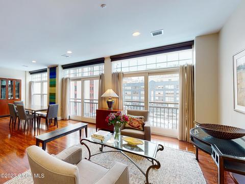 17 Chapel St #404, Albany, NY 12210