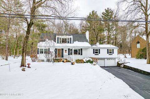 910 Mohegan Rd, Schenectady, NY 12309 photo 2