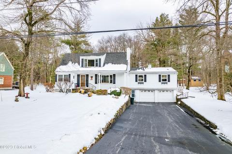 910 Mohegan Rd, Schenectady, NY 12309 photo 1